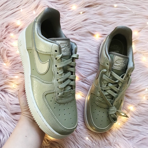 Nike Shoes - New Nike women’s air force low size 8